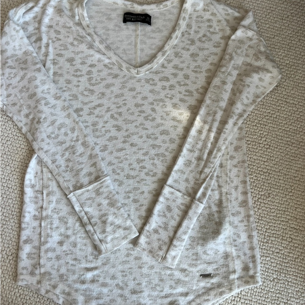 Abercrombie & Fitch Cream Leopard V-Neck Hoodie